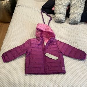 Light weight puffer hooded jacket